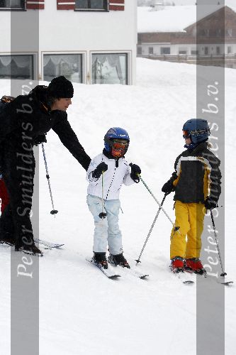 Oberlech 28 december 2005
Linda de Mol op skivakantie met Sander Vahle en Julian en Noah.