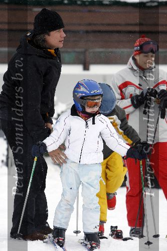 Oberlech 28 december 2005
Linda de Mol op skivakantie met Sander Vahle en Julian en Noah.