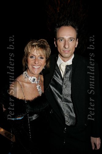 Amsterdam 8 december 2005
VIP avond miljonairs fair in Rai.
Sylvia v d Akker met een collega
