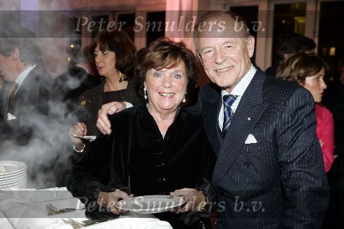 Amsterdam 19 december 2005
Kerstborrel Princess in het amstel hotel.
Jan Jochems en Toos v d Valk.