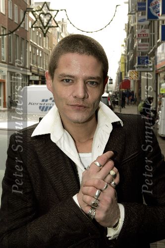 Amsterdam 9 december 2005
Presentatie serie van Speijk bij Talpa.
Tygo Gernandt met ringen