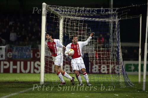 Eindhoven, 22 December 2005
Bekerwedstrijd 1/8 finale voor de Gatorade-Cup Seizoen 2005/2006. FC Eindhoven-AJAX, eindstand 1-6
Wesley Sneijder en Nourdin Boukhari