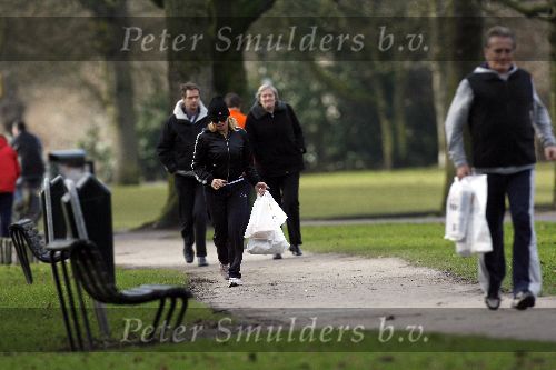 Amsterdam 21 januari 2006
Hans Breukhoven en Connie Breukhoven hardlopen in vondelpark met boodschappen.