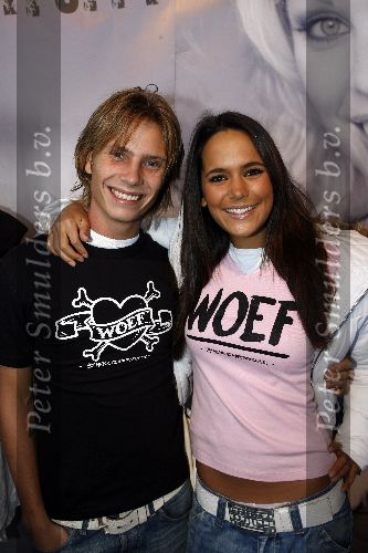 Amsterdam 30 januari 2006
Presentatie nieuwe t shirts dutchy puppy met Bridget Maasland.
Jamie di-rect met vriendin Elize