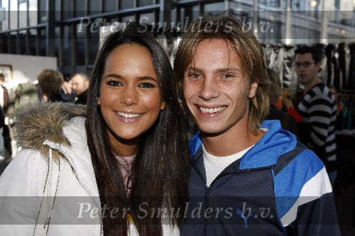 Amsterdam 30 januari 2006
Presentatie nieuwe t shirts dutchy puppy met Bridget Maasland.
Jamie di-rect met vriendin Elize