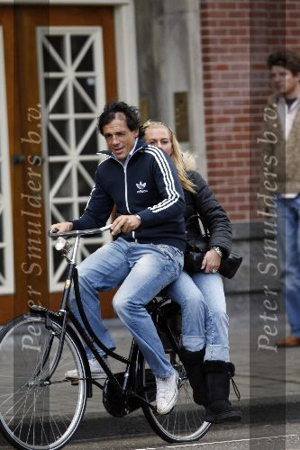 Amsterdam 21 januari 2006
Ellemieke Vermolen met Jose Fortes Rodriques op omafiets