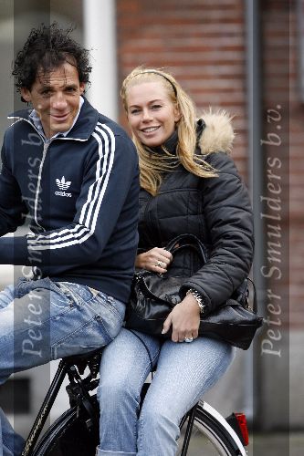 Amsterdam 21 januari 2006
Ellemieke Vermolen met Jose Fortes Rodriques op omafiets