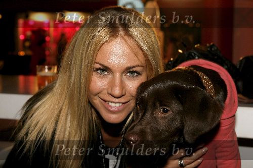 Amsterdam 28 januari 2006
sieraden en accecoires beurs in Rai.
Ellemieke Vermolen met hond Bo