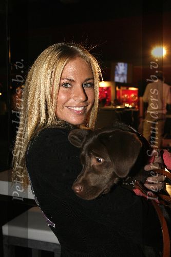 Amsterdam 28 januari 2006
sieraden en accecoires beurs in Rai.
Ellemieke Vermolen met hond Bo