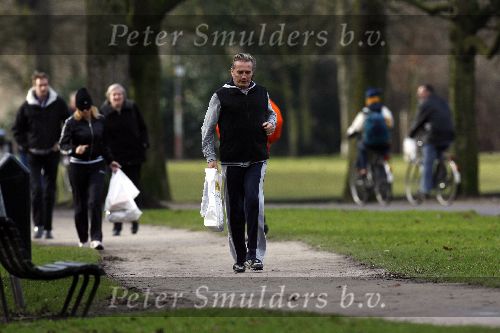Amsterdam 21 januari 2006
Hans Breukhoven en Connie Breukhoven hardlopen in vondelpark met boodschappen.
