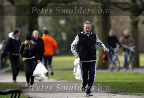 Amsterdam 21 januari 2006
Hans Breukhoven en Connie Breukhoven hardlopen in vondelpark met boodschappen.