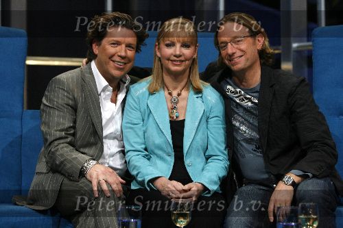 Hilversum 28 januari 2006
opnames idols in studio 21.
Henkjan Smits Eric v Tijn en Jerney Kaagman