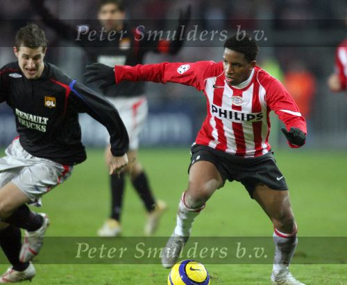 Eindhoven, 21 Februari 2006 Eerste ronde Knock-out Champions league Seizoen 2005/2006 PSV-Olympique Lyon
Jefferson Farfan