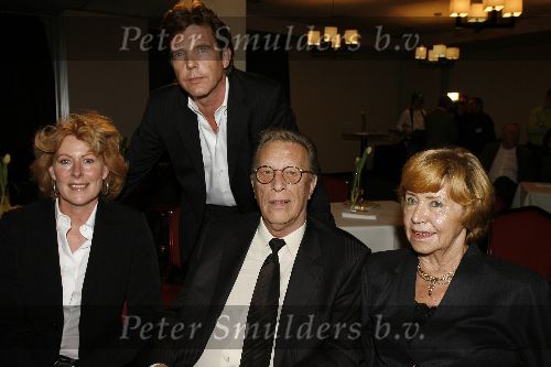 Bussum 20 januari 2006
John de Mol gekozen tot omroepman van het jaar bij Jan Tabak.
John de Mol Jr met  zijn ouders en zijn vriendin Els