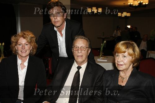 Bussum 20 januari 2006
John de Mol gekozen tot omroepman van het jaar bij Jan Tabak.
John de Mol Jr met  zijn ouders en zijn vriendin Els