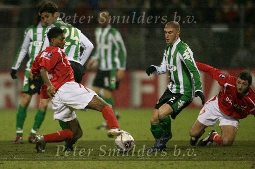 Alkmaar, 23 Februari 2006
UEFA wedstrijd heenronde tussen AZ en Betis Sevilla, eindstand 2-0 en in de verlenging 2-1 waardoor Betis een ronde verder ging Shota Aveladze en Kew Jaliens