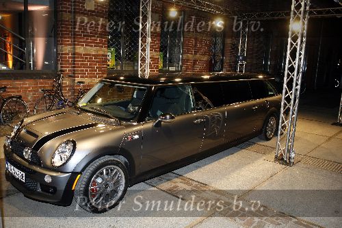 Amsterdam 29 januari 2006
Modeshow wolford in westergas fabriek.
Mini  cooper limousine.