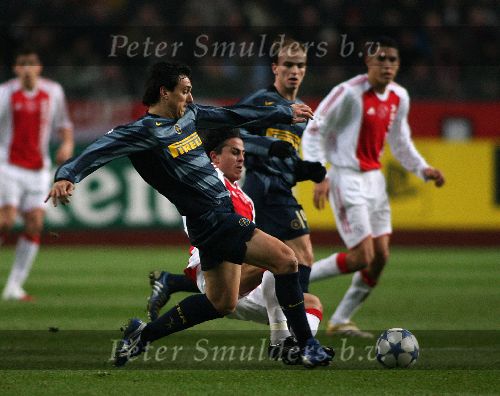 Amsterdam, 22 Februari 2006 Champions League 1e ronde na voorrondes Seizoen 2005/2006 AJAX-Internationale, Eindstand 2-2 Nicolas Burdisso