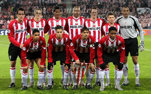 Eindhoven, 21 Februari 2006 1e ronde na voorrondes Champions League Seizoen 2005/2006 PSV-Lyon, eindstand 0-1 door blunder Gomes
Eltfal PSV staande v.l.n.r.: Jan Vennegoor of Hesselink Timmy Simons Michael Lamey Alex PSV Andre Ooijer Jason Culina Gomes.
Gehurkt v.l.n.r.: Michael Reiziger  Ibrahim Afellay Phillip Cocu Jefferson Farfan