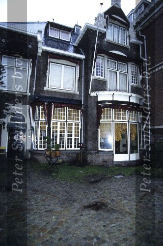 Den Haag, 22 December 1993
Patty Brard failliet met haar winkel door grote schuld van haar vriend Eric Peute en tevens openbare verkoop van haar woning en prive spullen