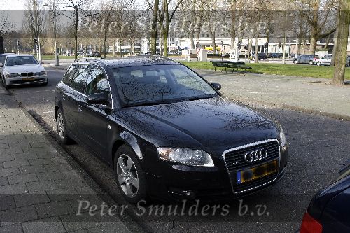 Amsterdam 24 januari 2006
Prins Floris met zijn audi a4 station met parkeervergunning voor heel amsterdam