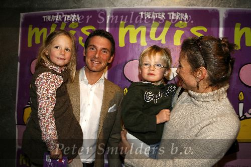 Amsterdam 29 januari 2006
Premiere Muis in de Meervaart.
Prinses Marilene Prins Maurits en Anna en Lucas v Vollenhoven.