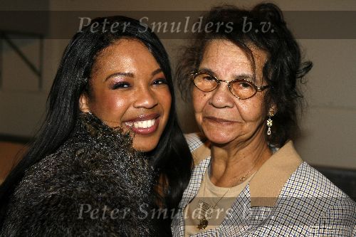 Hilversum 28 januari 2006
opnames idols in studio 21.
Rafaella met haar oma
Peter Smulders bv