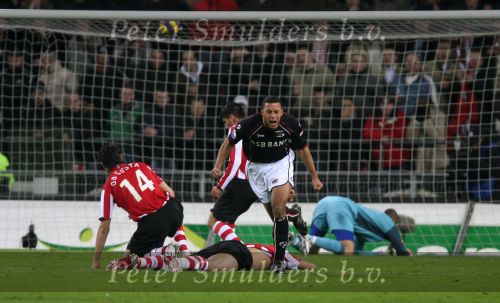 Eindhoven, Kompetitiewedstrijd PSV-AZ, eindstand 2-3
Seizoen 2006/2007
Gelijkmaker voor AZ, doelman Gomes is verslagen