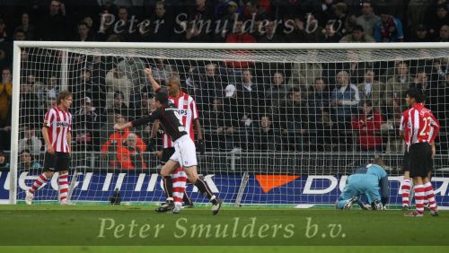 Eindhoven, Kompetitiewedstrijd PSV-AZ, eindstand 2-3
Seizoen 2006/2007
1-2 voor AZ na een misverstand van Phillip Cocu en Gomes
Shota Arveladze juicht