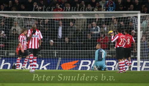 Eindhoven, Kompetitiewedstrijd PSV-AZ, eindstand 2-3
Seizoen 2006/2007
De onzichtbare Danny Koevermans heeft 3-2 gescoord