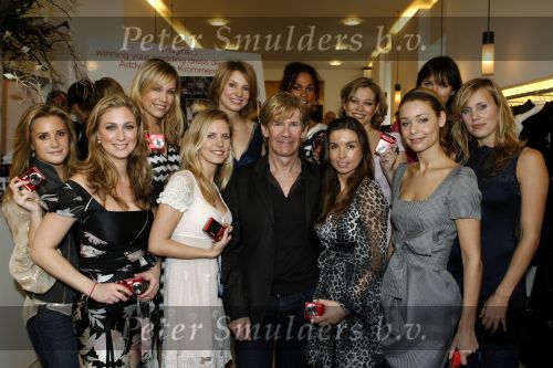 Den Bosch 19 januari 2007
Presenatie fototoestel Samsung met Addy v d Krommenacker. Uitgenodigd waren Froukje de Both, Rossana Lima , Fbabienne de Vriesm Chimene v Oosterhout, Pernille la Lau, Chantal Bles, Antje Monteiro, Hanna Verboom, Regina Romeijn Bettina Holwerda.