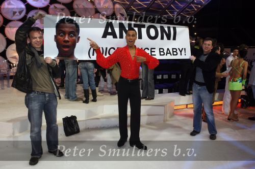 Baarn 26 januari 2006
Sterren schaatsen op het ijs van RTL in Baarn met Martijn krabbe en John Williams.
  Antoni
