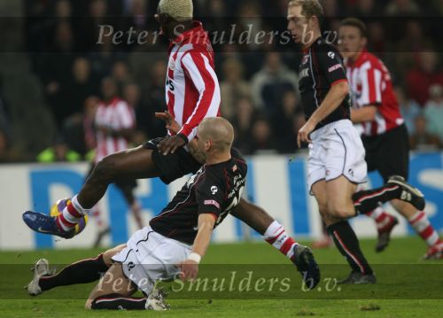 Eindhoven, Kompetitiewedstrijd PSV-AZ, eindstand 2-3
Seizoen 2006/2007
Arouna kone in duel met Demy de Zeeuw