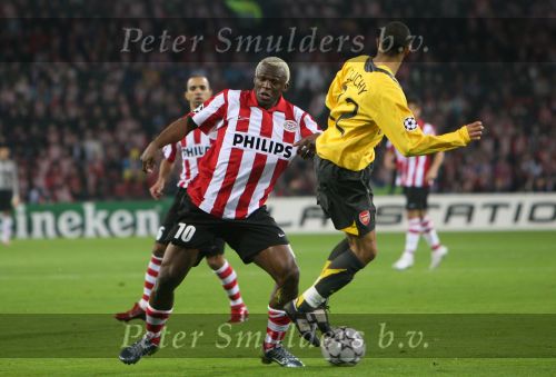 Eindhoven, 20 Februari 2007 Champions Leaguewedstrijd
PSV-FC Arsenal 1e ronde Eindstand 1-0 Seizoen 2006/2007
Arouna Kone in duel met Gael Clichy