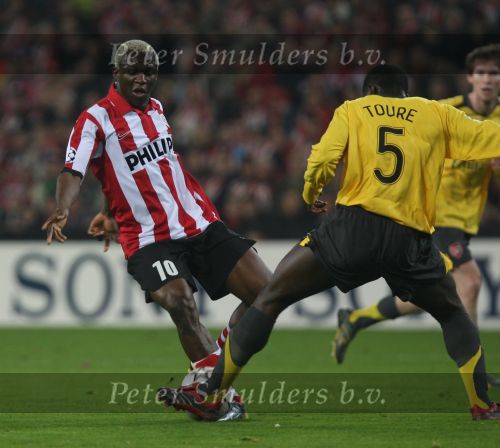 Eindhoven, 20 Februari 2007 Champions Leaguewedstrijd
PSV-FC Arsenal 1e ronde Eindstand 1-0 Seizoen 2006/2007
Arouna Kone in duel met Kolo Toure