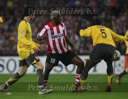 Eindhoven, 20 Februari 2007 Champions Leaguewedstrijd
PSV-FC Arsenal 1e ronde Eindstand 1-0 Seizoen 2006/2007
Arouna Kone in duel met Kolo Toure