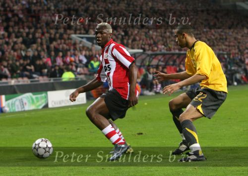 Eindhoven, 20 Februari 2007 Champions Leaguewedstrijd
PSV-FC Arsenal 1e ronde Eindstand 1-0 Seizoen 2006/2007
Arouna Kone in duel met Gael Clichy