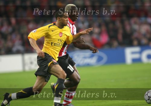 Eindhoven, 20 Februari 2007 Champions Leaguewedstrijd
PSV-FC Arsenal 1e ronde Eindstand 1-0 Seizoen 2006/2007
Arouna Kone in duel met Gael Clichy