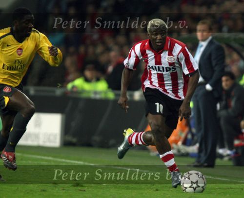 Eindhoven, 20 Februari 2007 Champions Leaguewedstrijd
PSV-FC Arsenal 1e ronde Eindstand 1-0 Seizoen 2006/2007
Arouna Kone in duel met Kolo Toure