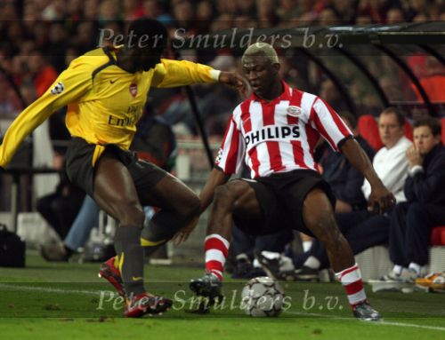 Eindhoven, 20 Februari 2007 Champions Leaguewedstrijd
PSV-FC Arsenal 1e ronde Eindstand 1-0 Seizoen 2006/2007
Arouna Kone in duel met Kolo Toure
