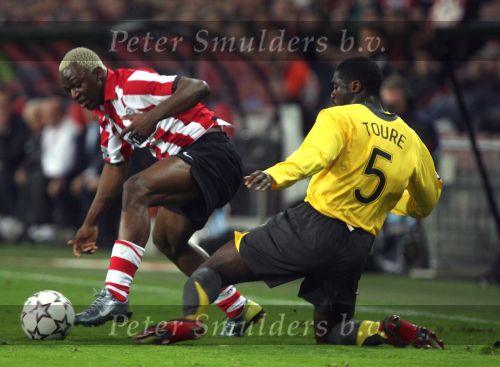 Eindhoven, 20 Februari 2007 Champions Leaguewedstrijd
PSV-FC Arsenal 1e ronde Eindstand 1-0 Seizoen 2006/2007
Arouna Kone in duel met Kolo Toure