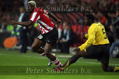 Eindhoven, 20 Februari 2007 Champions Leaguewedstrijd
PSV-FC Arsenal 1e ronde Eindstand 1-0 Seizoen 2006/2007
Arouna Kone in duel met Kolo Toure