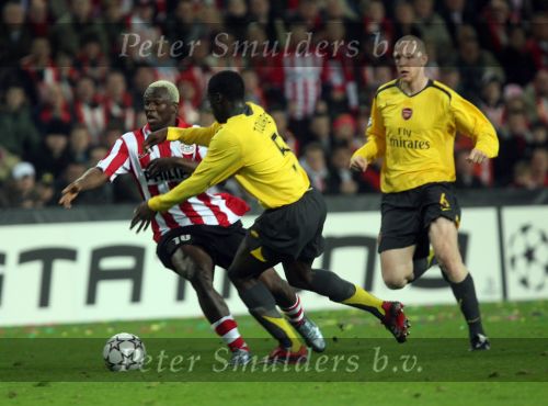 Eindhoven, 20 Februari 2007 Champions Leaguewedstrijd
PSV-FC Arsenal 1e ronde Eindstand 1-0 Seizoen 2006/2007
Arouna Kone in duel met Kolo Toure