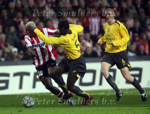 Eindhoven, 20 Februari 2007 Champions Leaguewedstrijd
PSV-FC Arsenal 1e ronde Eindstand 1-0 Seizoen 2006/2007
Arouna Kone in duel met Kolo Toure