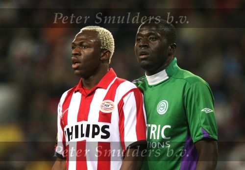 Eindhoven, 24 Februari 2007 Kompetitiewedstrijd PSV-FC Groningen, eindstand 1-0 Seizoen 2006/2007
Arouna Kone versus Gibril Sankoh