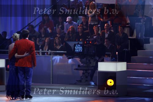 Hilversum 19 januari 2007
Sterrendansen op het ijs van sbs6 in studio 24. gerard Joling en Nancde Coolen met autoque