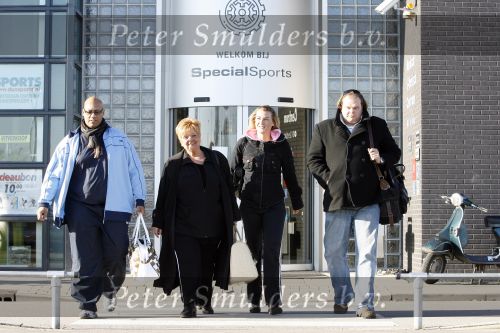 Amstelveen 25 januari 2007
SBS 6 is bezig met programma met afvallen en bekende nederlanders. Renee de Haan Mark Dakriet Menno Kohler en Barbara de Loor verlaten special sports na een training.