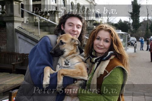 Amsterdam 31 januari 2007
Presentatie honden penning proefdiervrij bij vertigo in het vondelpark. Belinda Meuldijk met vriend Thierry