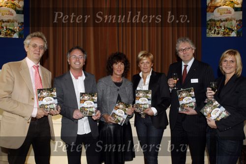 Amsterdam 23 januari 2007
Presentatie boek postcodeloterij in Artis met oa Carolien Tensen Ruud Gullit Hennie Huisman Jan Vriend Arno Woesthoff met vrouw Bea Post en direkteur Boudewijn Poelmann.