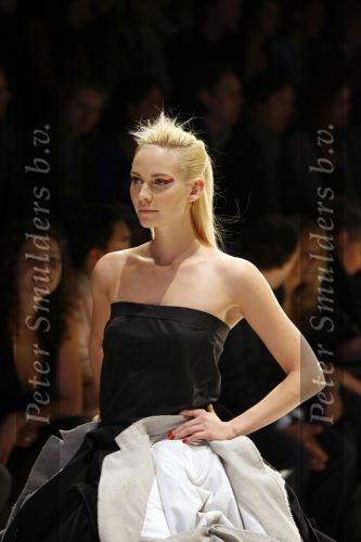Amsterdam 26 januari 2007
Bracha v Doesburgh loopt modeshow van Daryl van Wouw op amsterdam fashion week.